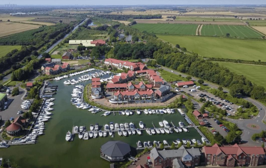 Lincoln Floating Holidays Kültér fotó