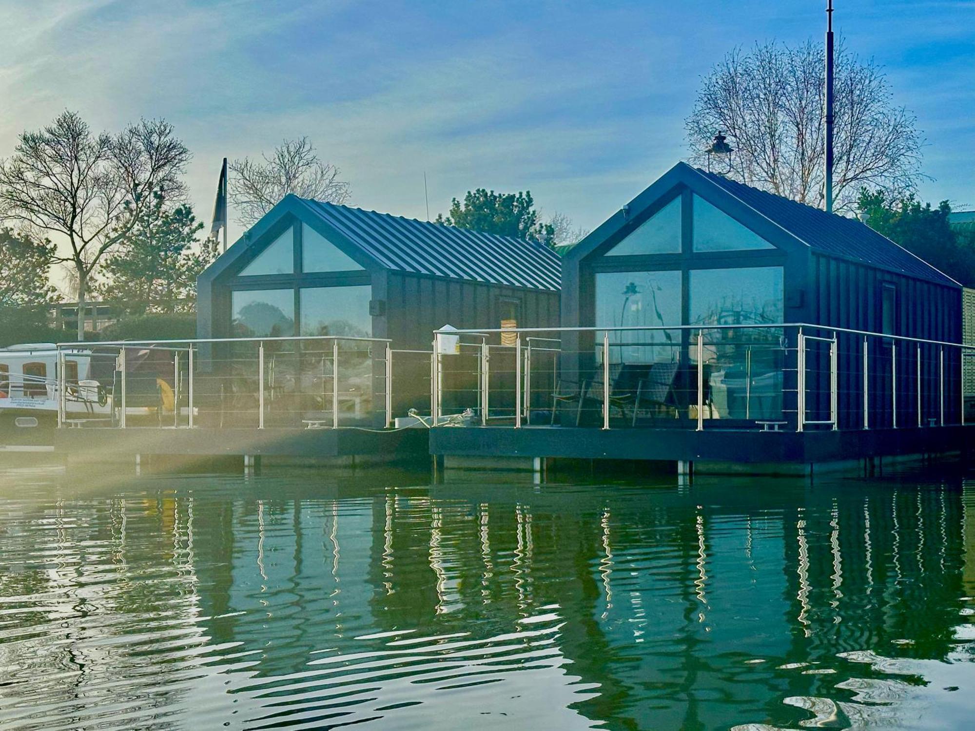 Lincoln Floating Holidays Kültér fotó